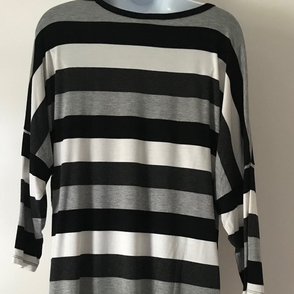 dressbarn Tops - Dress barn Sunday shirt black and white striped dressbarn Tops - Dress barn Sunday shirt black and white striped